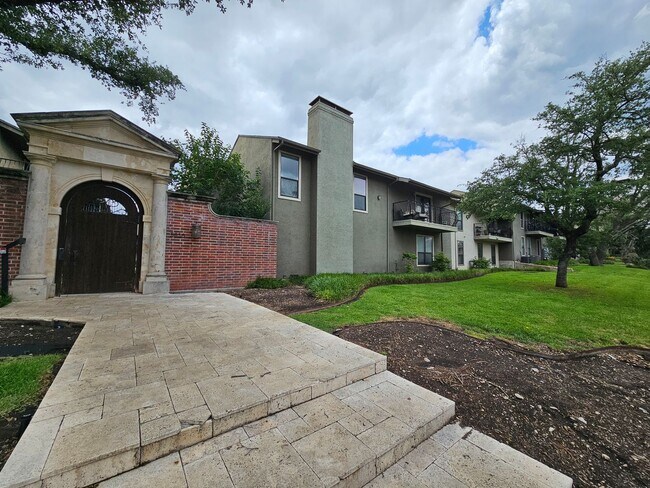 Foto del edificio - 2-bedroom, 2-bath condo in Gated community...