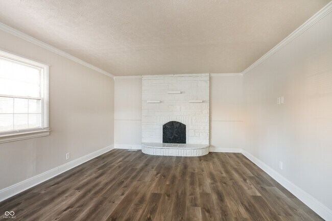 Foto del edificio - 3232 Wellington Ave