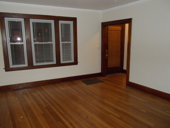 Building Photo - 1109 S Lafayette Ave