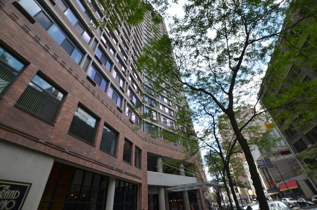 Building Photo - 211 E Ohio St