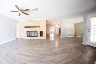 Building Photo - 4904 Meadowlark St