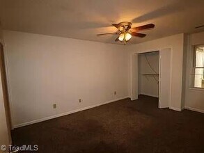 Building Photo - 686 Rock Garden Cir
