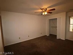 Building Photo - 686 Rock Garden Cir