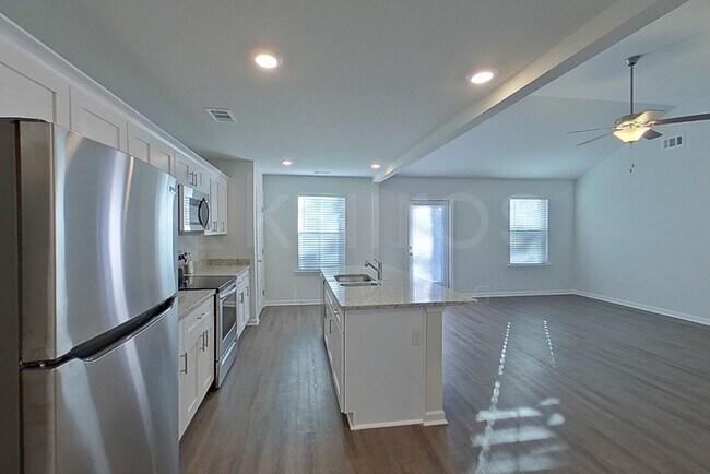 Building Photo - 116 Western Red Cedar Dr