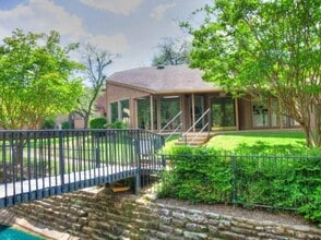 Building Photo - City North