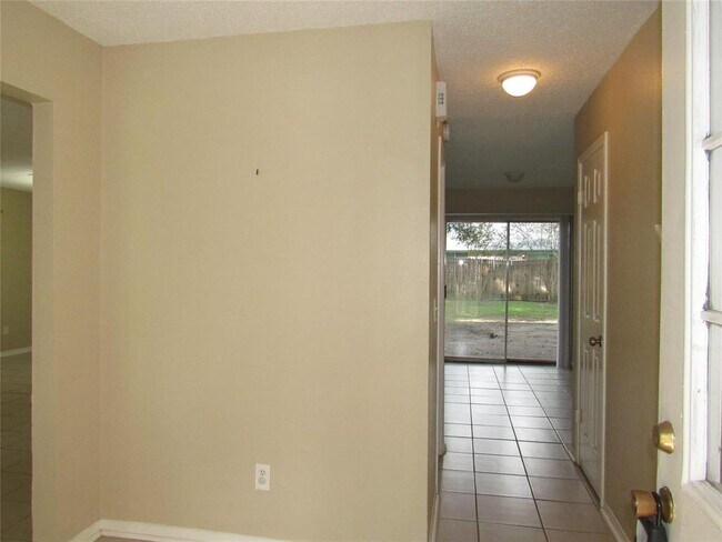 Building Photo - 8650 Hot Springs Dr