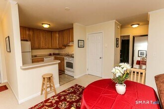 Building Photo - 15 Fordyce Ct