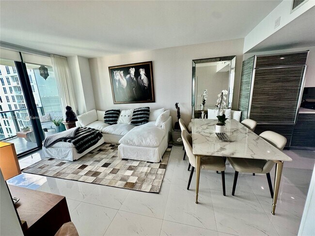 Foto del edificio - 460 NE 28th St