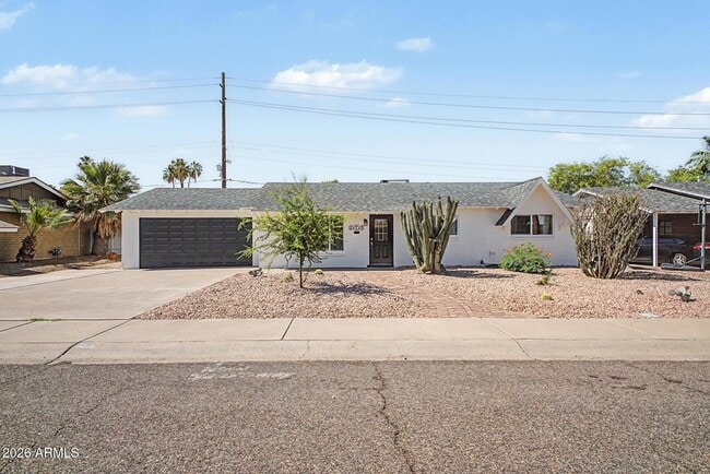 Building Photo - 8725 E Coronado Rd