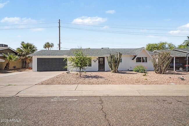 Foto del edificio - 8725 E Coronado Rd