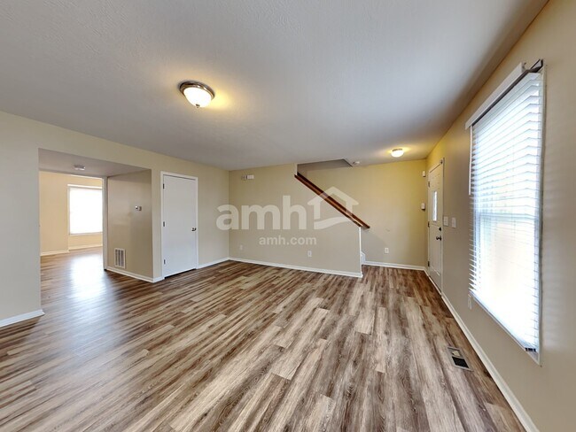 Building Photo - 5785 Chase Run