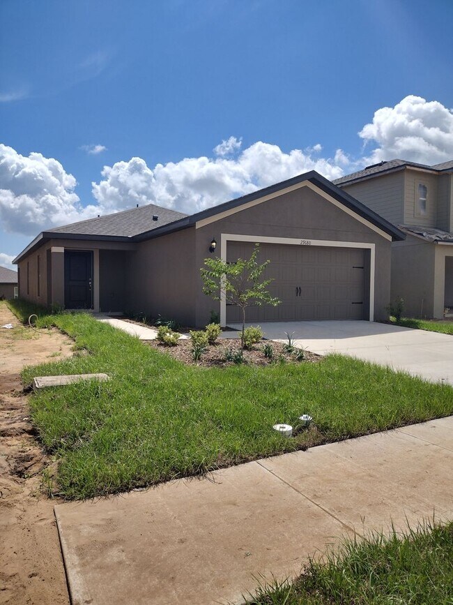 Foto del edificio - 3 bedroom 2 bathroom NEW Build HOME For RENT