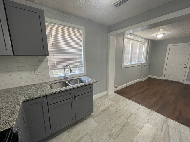 Foto del edificio - Single Family home available now!