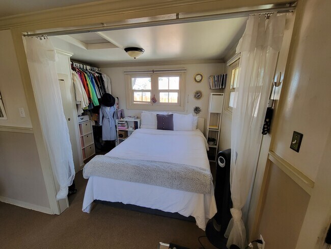 Foto del edificio - 1675 Ulster St