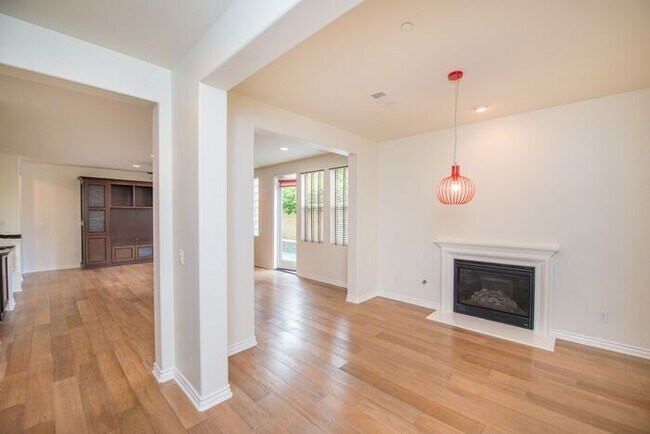 Building Photo - Pacific Shores