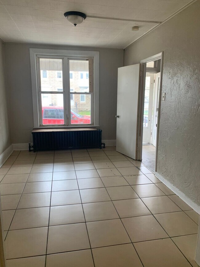 Foto del edificio - 1458 Monroe St