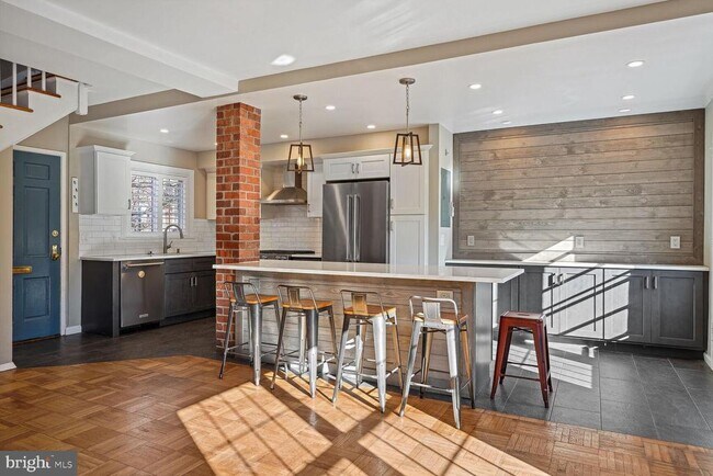 Foto del edificio - 3250 Gunston Rd