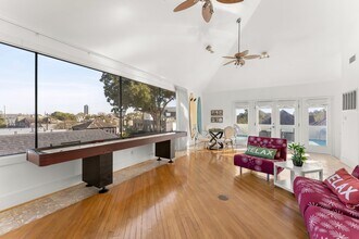 Building Photo - 315 Fairview St