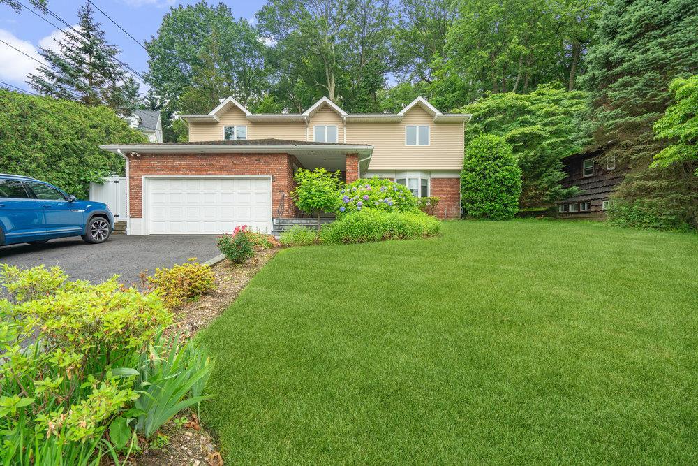 Primary Photo - 44 Sandy Hollow Rd
