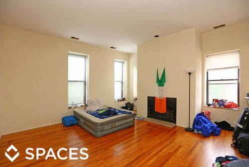 Building Photo - 3053 N Sheffield Ave