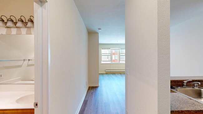 Interior Photo - 2000 Post