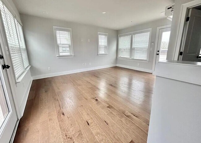 Foto del edificio - 1038 Burnside Ln. NW