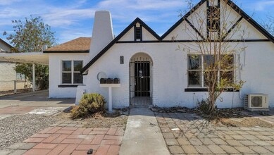 Building Photo - 325 N 17th Dr