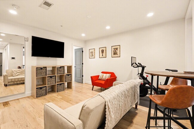 Foto del edificio - 811 Upshur St NW