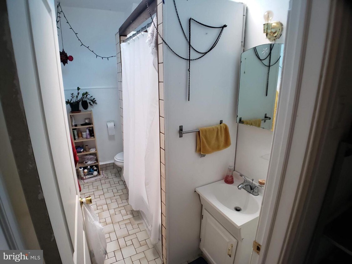 Primary Photo - 408 S 45th St
