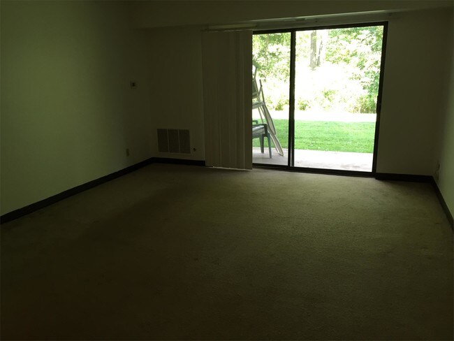 Building Photo - 100 Penn Pleasant Dr