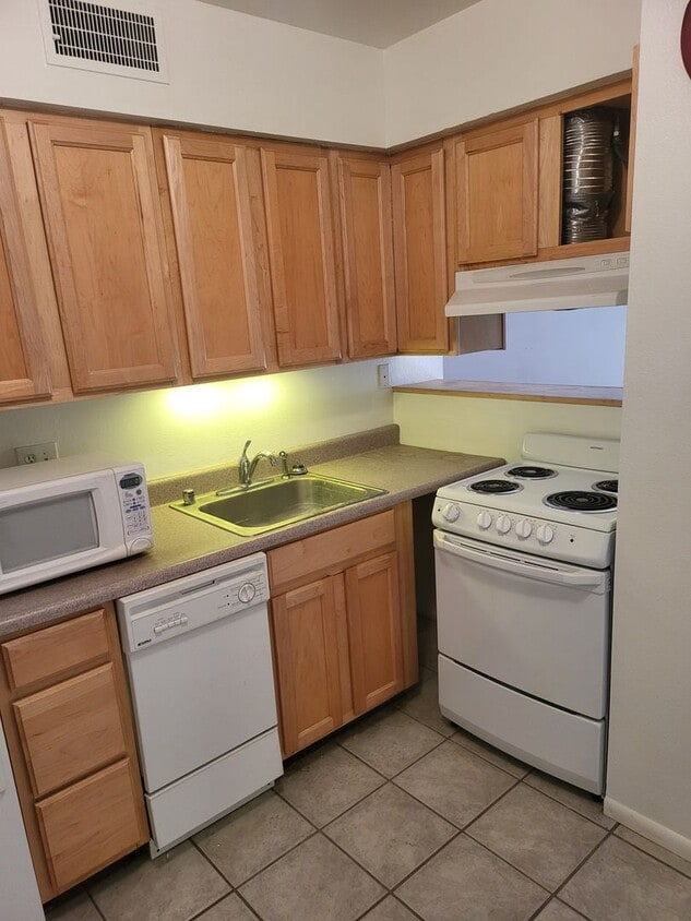 Primary Photo - NE UPTOWN WINROCK CONDO Studio- UTILITIES ...