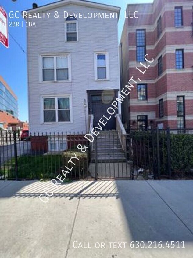 Primary Photo - ** WRIGLEYVILLE 2 BR / 1 BATH / HARDWOOD F...