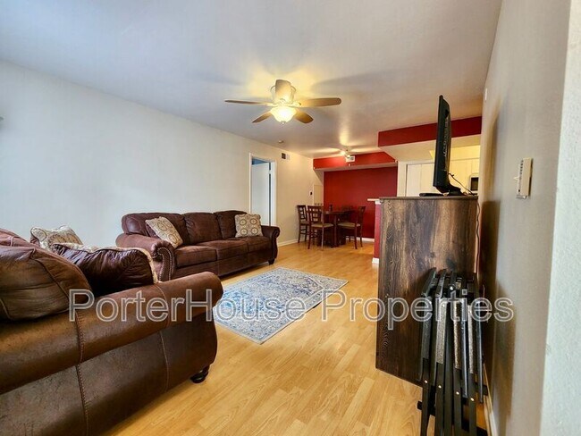 Foto del edificio - 3020 Parkway Blvd