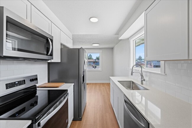 Building Photo - 1309 W Maple Ave