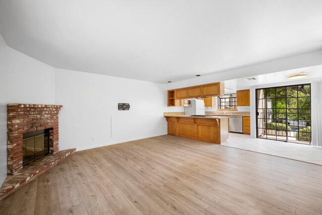 Photo - 2747 Hermosa Ave (Montrose, CA) Townhome
