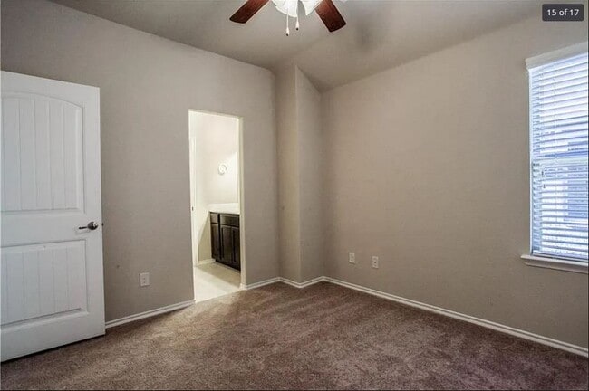 Foto del edificio - 616 Crowell Dr