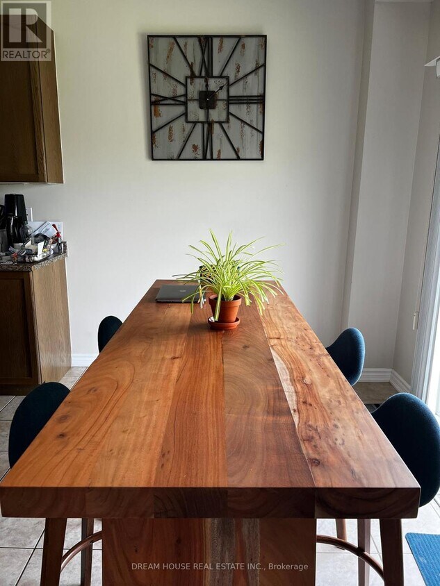 Photo du bâtiment - 42 Toddville Rd