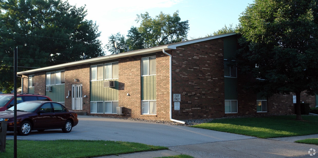 Primary Photo - 3700 25th St