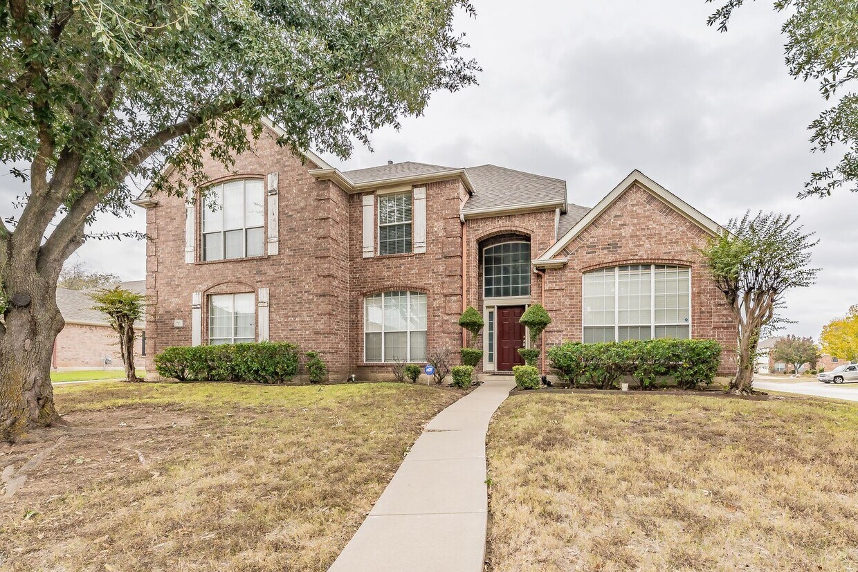 Foto principal - Move in Ready 4 bedroom 3.5 bath in Mansfield