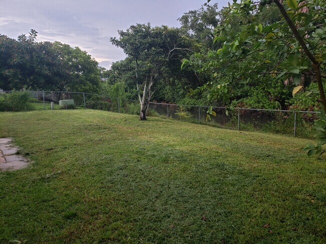 Foto del edificio - 10030 Glen Moor Ln