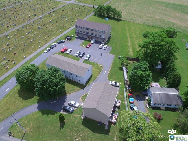 Foto del edificio - 7404 Allemaengel Rd