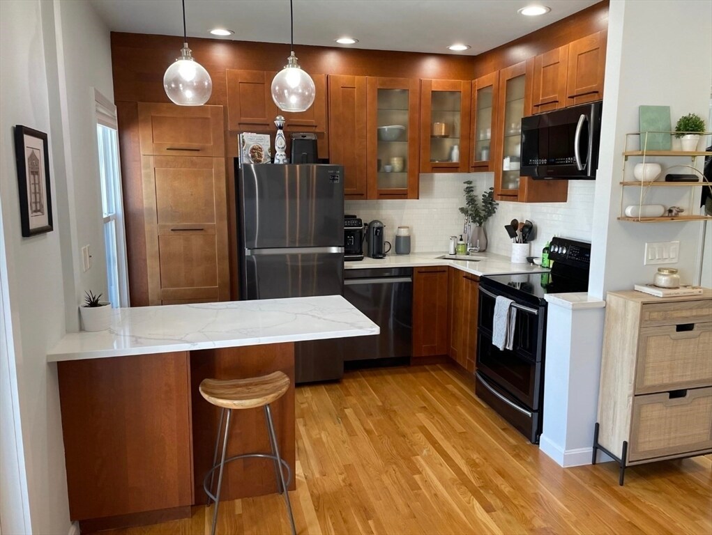 Foto principal - 258 Everett St