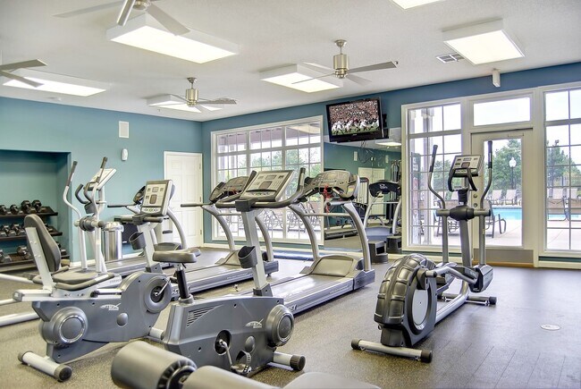 Apartamentos River Club - Apartamentos fuera del campus - Cerca de la Universidad de Georgia - Athens - Gimnasio - Cardio - River Club Apartments