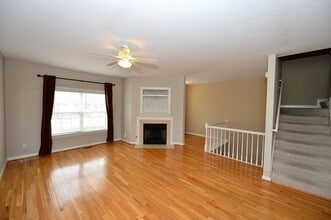 Building Photo - 732 Sequoia Way