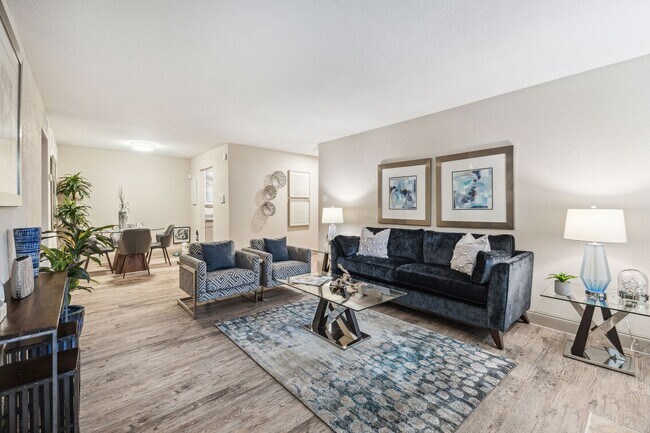 Foto del edificio - 10751 Meadowglen Ln