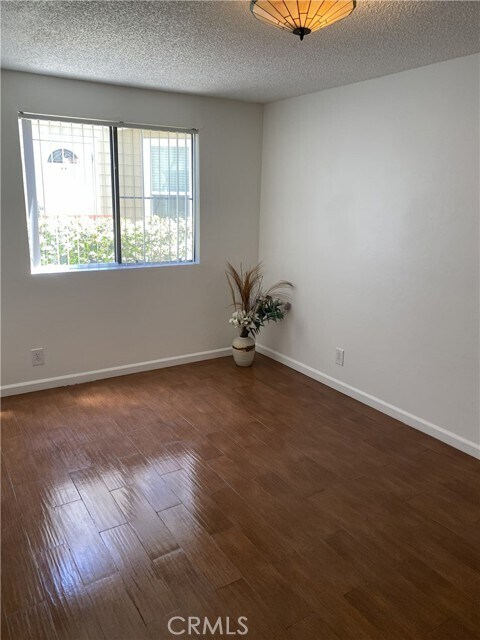 Foto del edificio - 1943 Vista Del Mar Ave