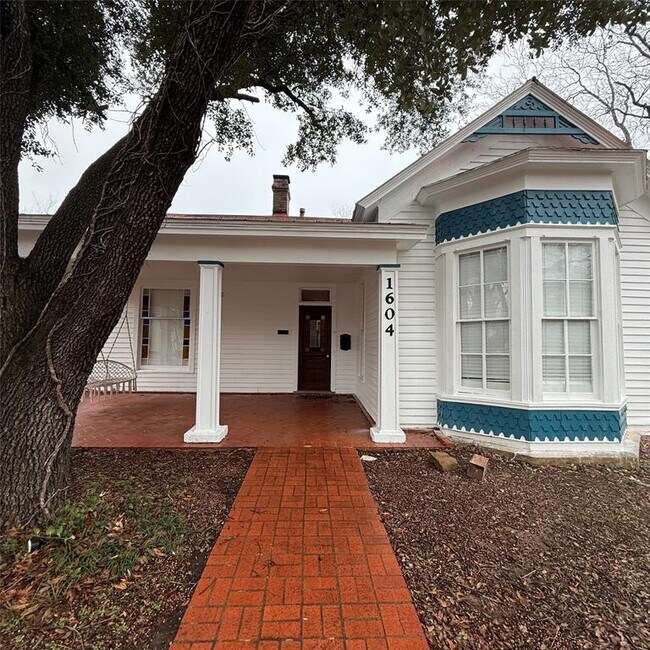 Foto del edificio - 1604 S Austin Ave