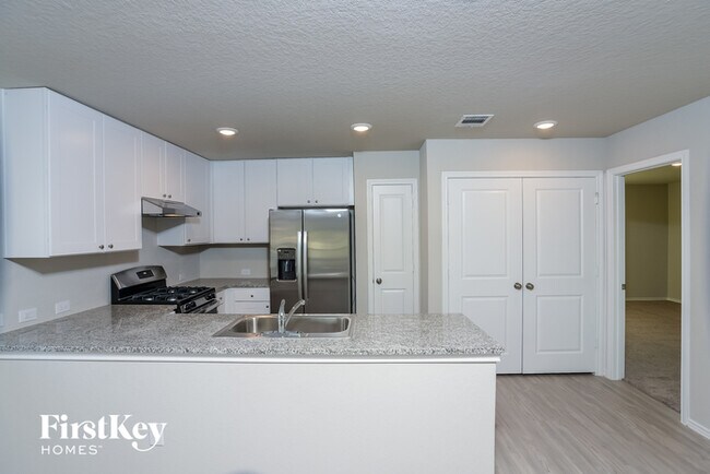 Foto del edificio - 6436 Cotton Ridge