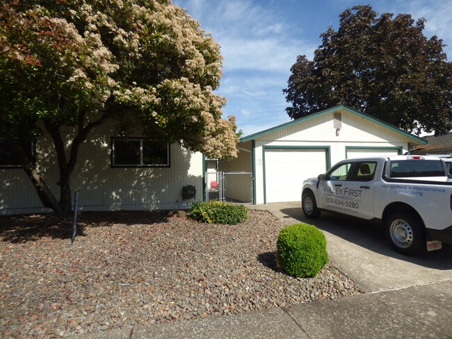 Building Photo - 1160 18th St SE