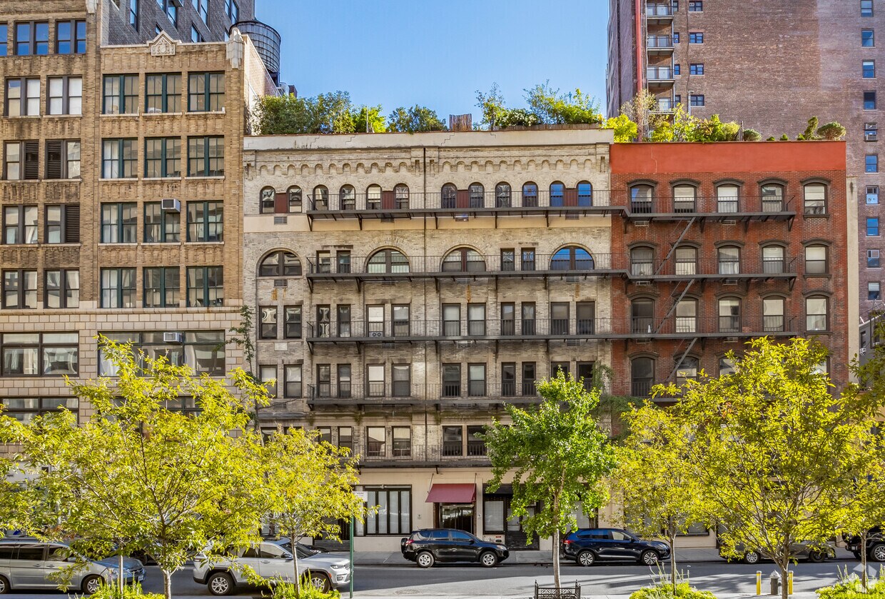 Foto principal - 244-252 W 27th St